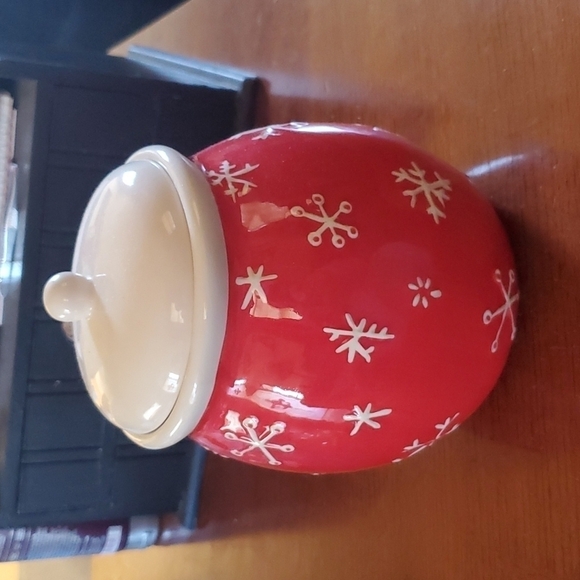 HALLMARK Merry Days Cookie Jar Christmas Holiday Canister Snowman Snowflakes Red - Picture 2 of 3